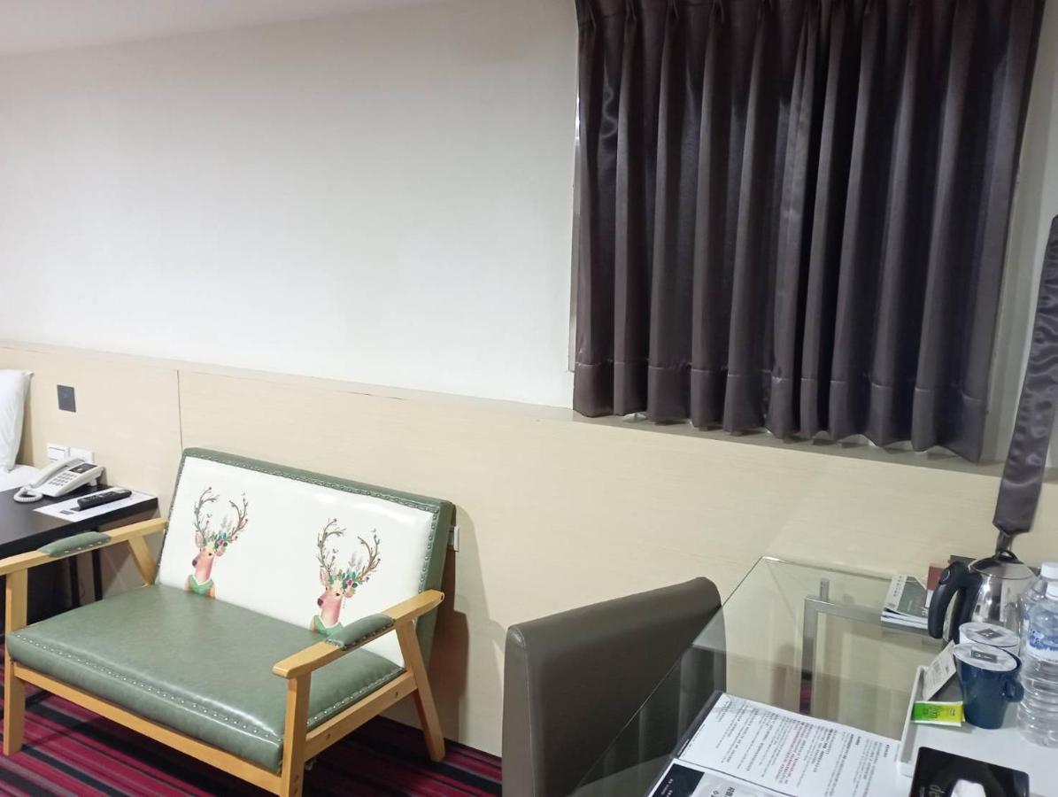 De Reve Express Hotel Chiayi Eksteriør billede