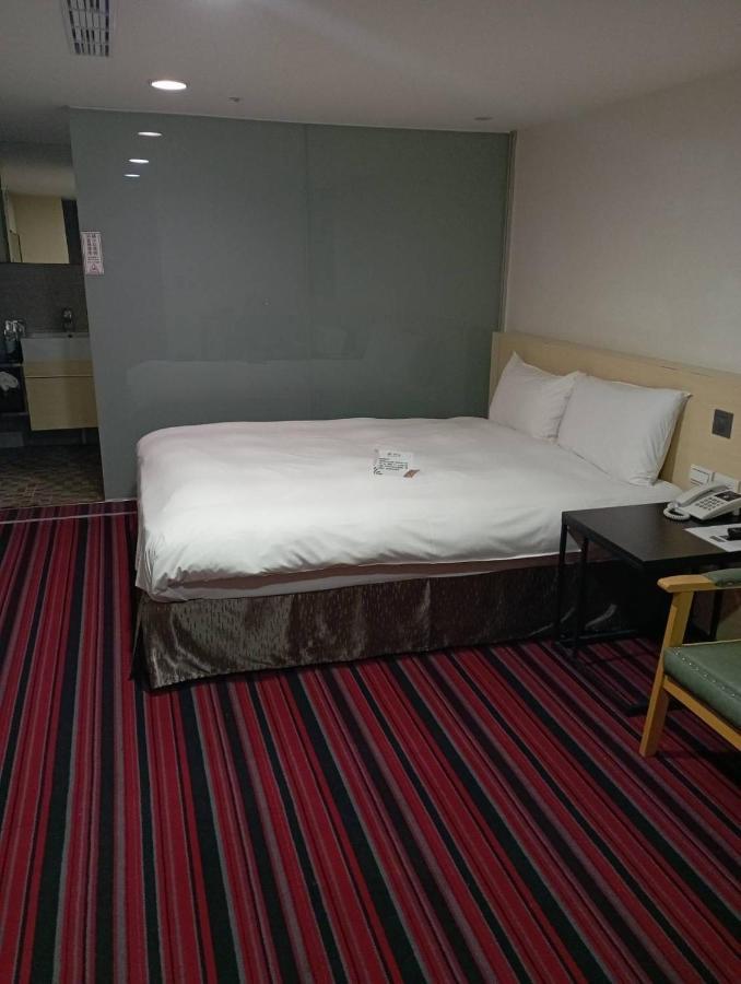 De Reve Express Hotel Chiayi Eksteriør billede