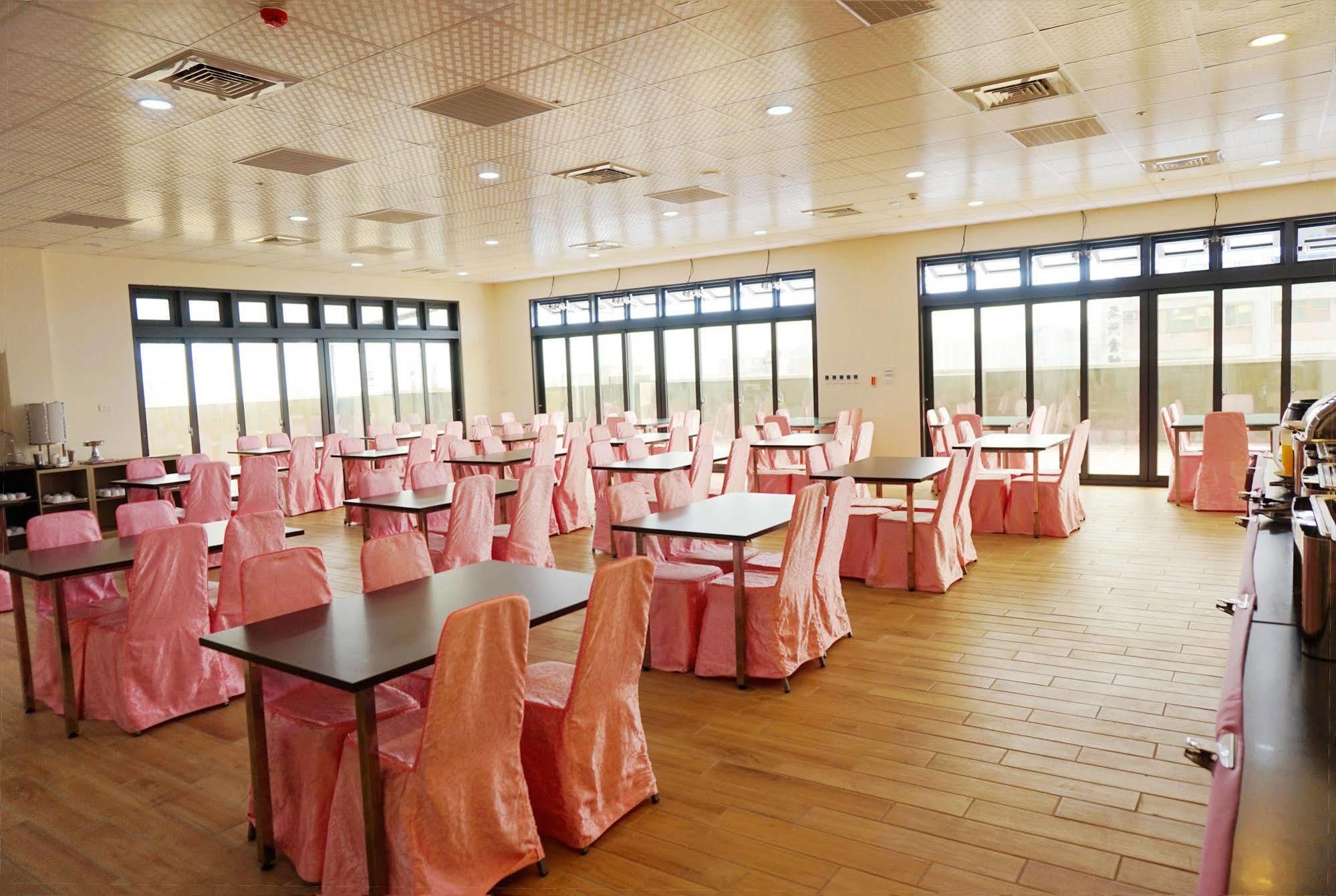 De Reve Express Hotel Chiayi Eksteriør billede