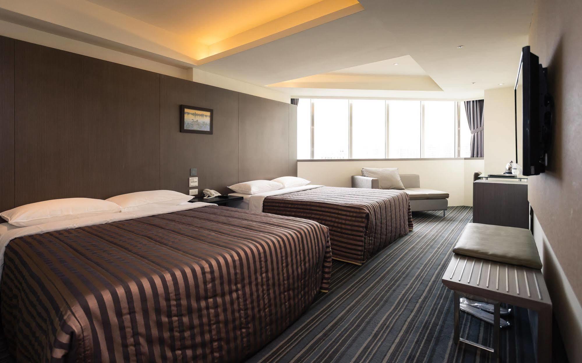 De Reve Express Hotel Chiayi Eksteriør billede